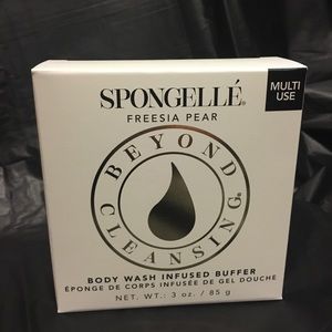 Spongellé Body Buffer in “Freesia Pear”
